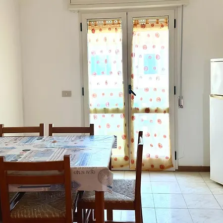 F006 - Fano, Trilocale Con Terrazzino A 30mt Dal Mare דירה