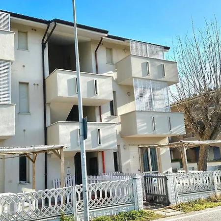 F006 - Fano, Trilocale Con Terrazzino A 30mt Dal Mare * מארוטה