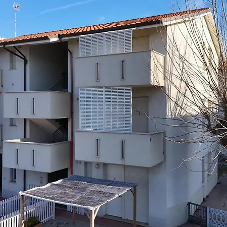 F006 - Fano, Trilocale Con Terrazzino A 30mt Dal Mare דירה *